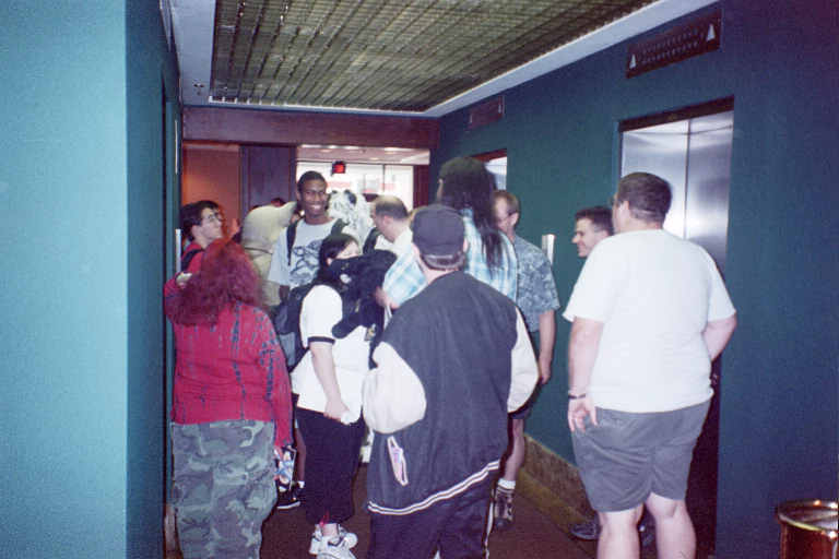 [AC2002_017.jpg thumbnail]