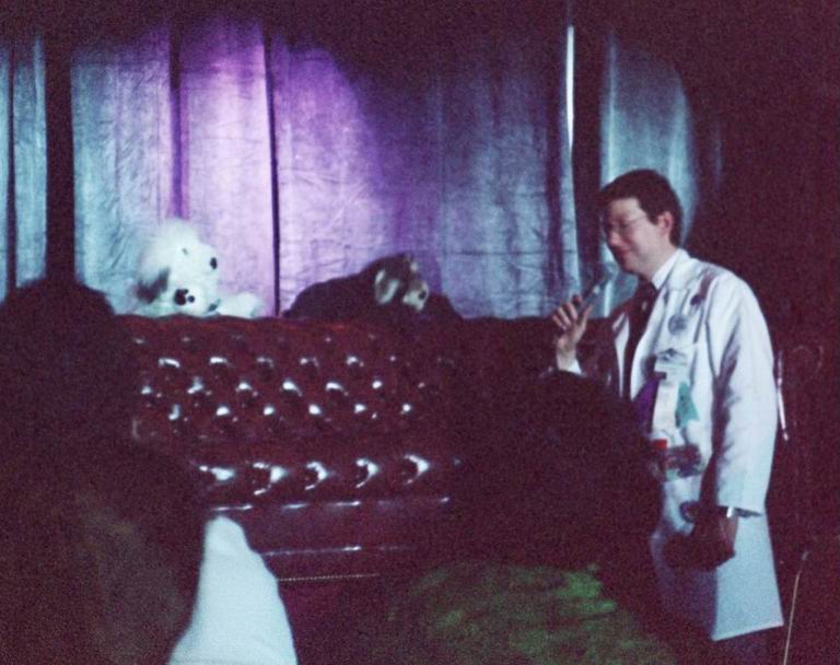 [AC2002_022.jpg thumbnail]