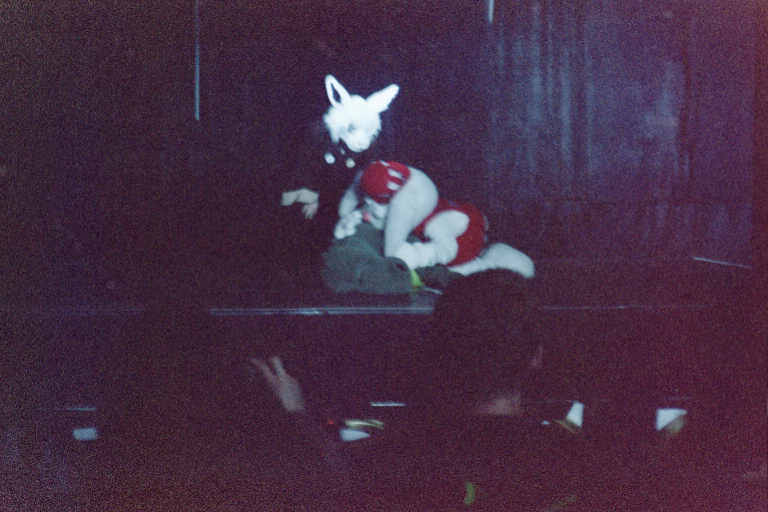 [AC2002_030.jpg thumbnail]