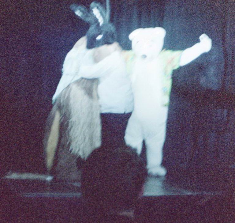 [AC2002_035.jpg thumbnail]