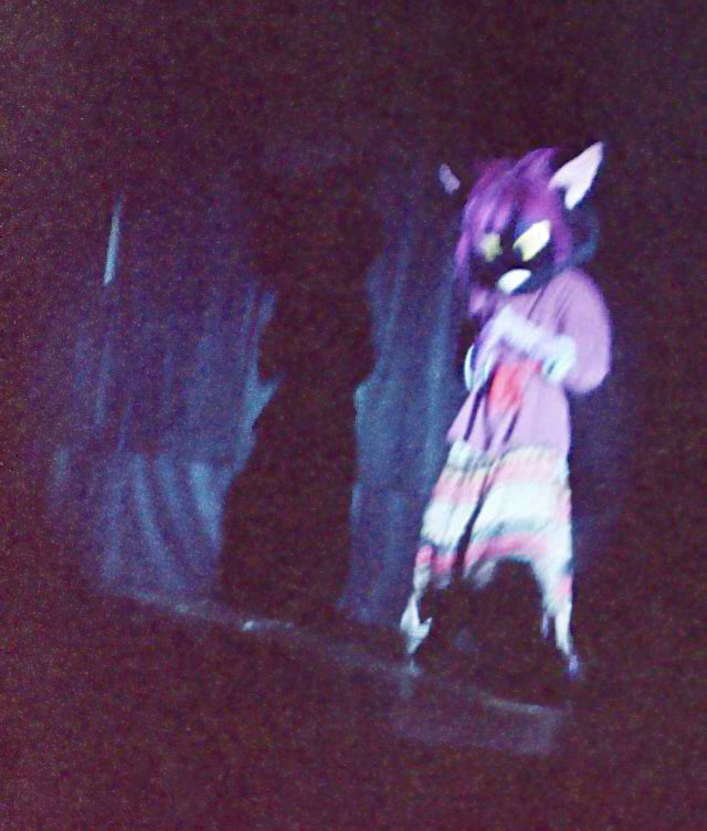 [AC2002_039.jpg thumbnail]