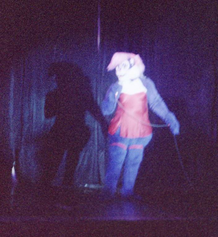 [AC2002_043.jpg thumbnail]