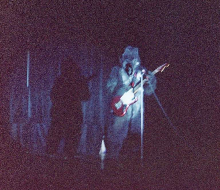 [AC2002_046.jpg thumbnail]