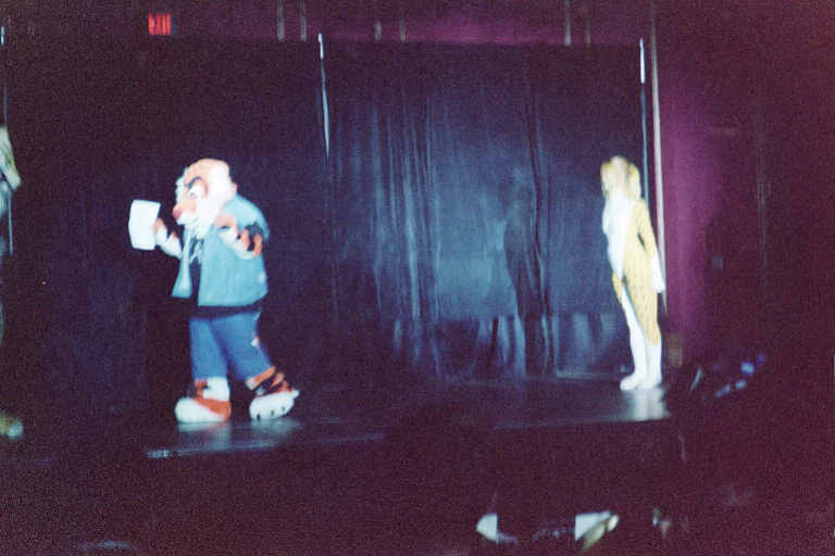 [AC2002_051.jpg thumbnail]