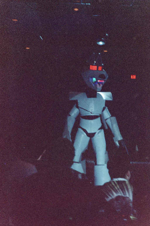 [AC2002_057.jpg thumbnail]