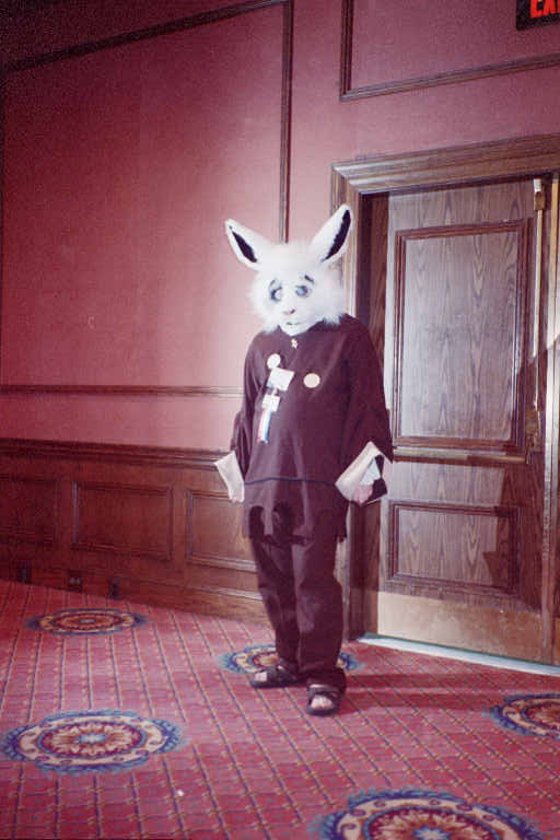 [AC2002_062.jpg thumbnail]