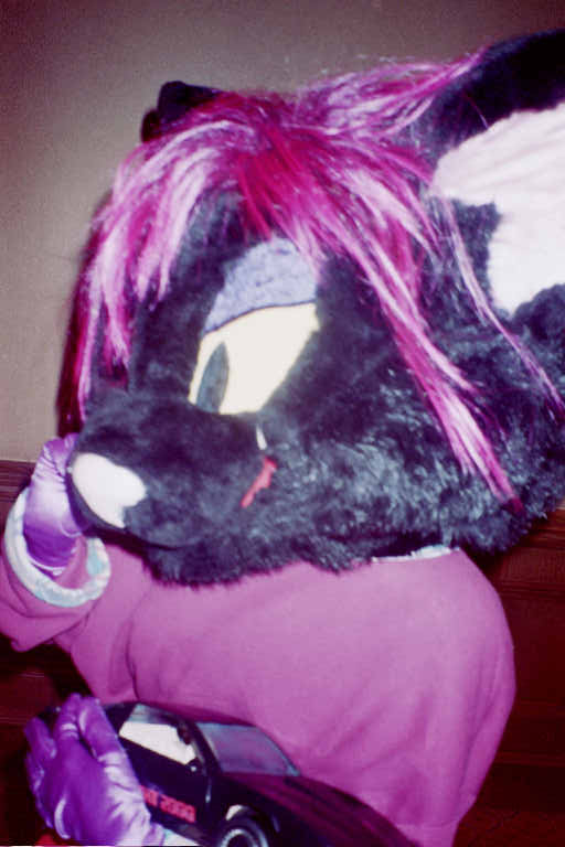 [AC2002_069.jpg thumbnail]