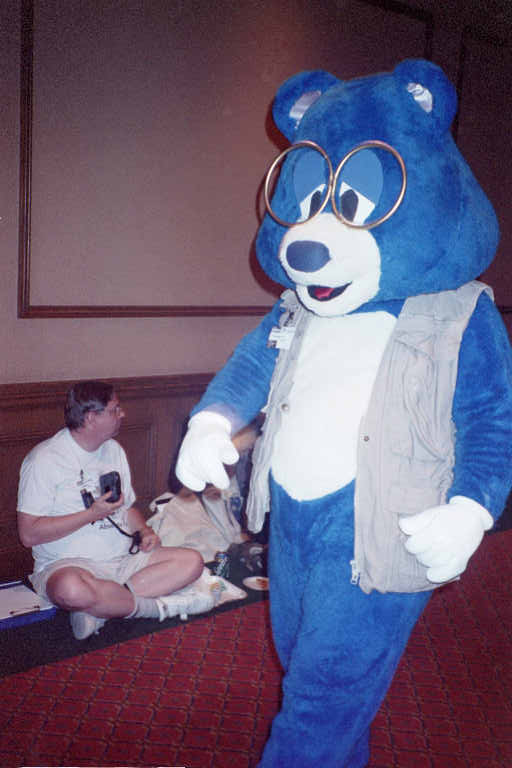 [AC2002_072.jpg thumbnail]