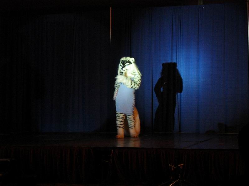 [AC2004_081.jpg thumbnail]