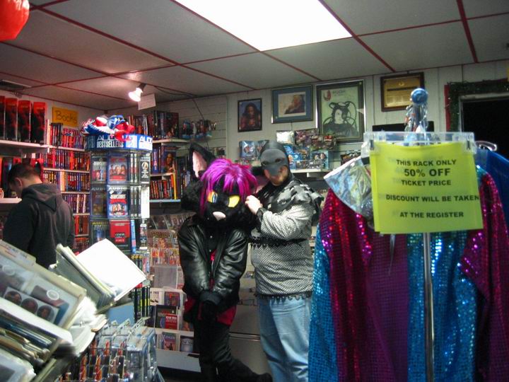 [Halloween2003_19.jpg thumbnail]