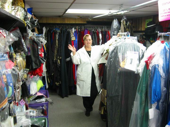 [Halloween2003_22.jpg thumbnail]