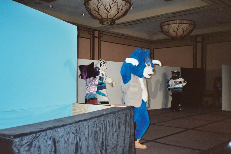 [MFF2002_09.jpg thumbnail]