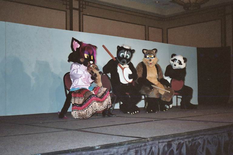 [MFF2002_16.jpg thumbnail]